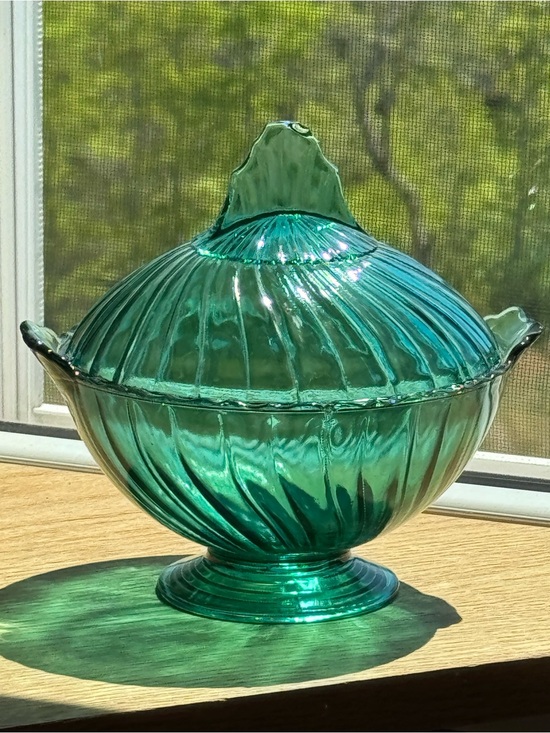 Jeannette Glass Other - VINTAGE JEANNETTE Glass “Swirl” Candy Dish in Ultramarine